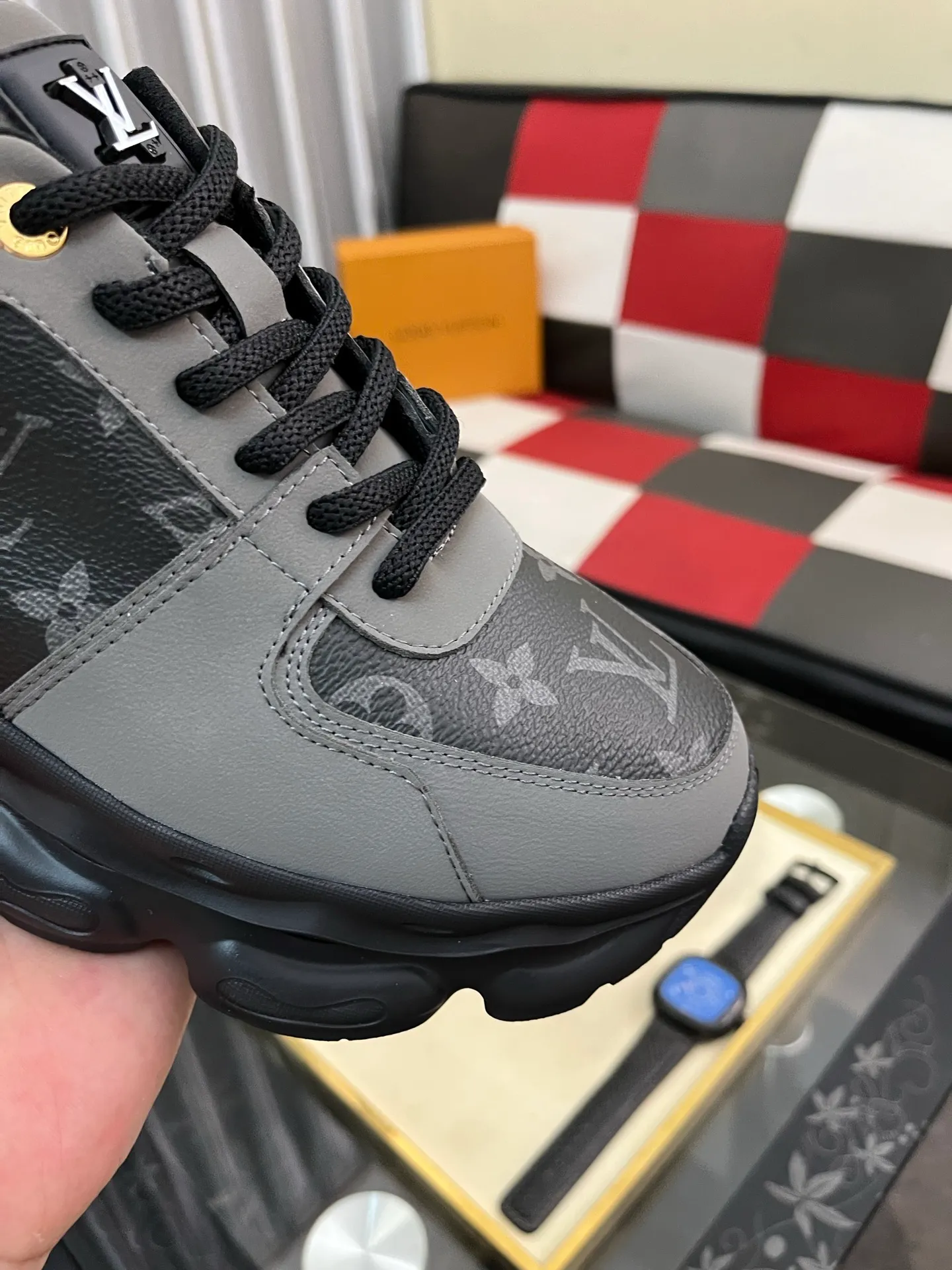 Men's shoes 💰458⌚️⌚️LV Louis Vuitton. The latest trendy casual shoes are popular in physical stores in sizes 38-44. New spring and summer comfortable imported custom original cowhide, unique jacquard fabric element design. Paired with sheepskin lining, Lv original bottom, [taiyang][taiyang] high-end packaging and high quality💪Details determine the quality, you can enter and leave the counter at will, welcome to compare🇮🇹